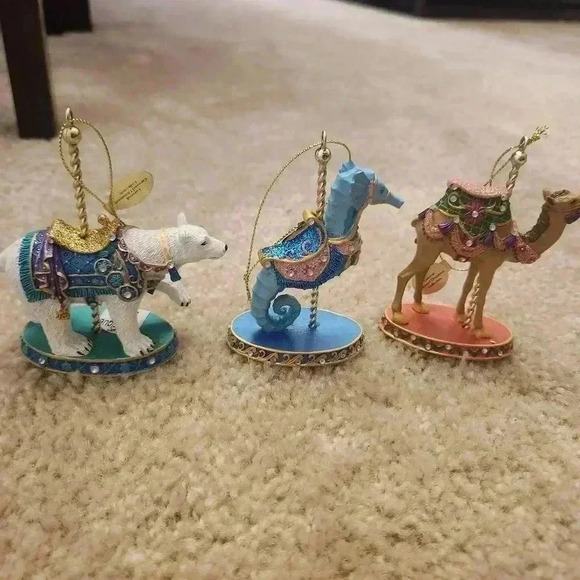 Carnival Carousel Ornamet Collection Of 3 Seahorse Polar Bear Camel NWT - Picture 1 of 4
